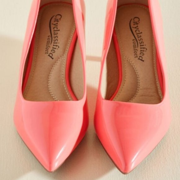 Modcloth Shoes - Modcloth Pointed Pink Kitten Heel Pump size 7.5